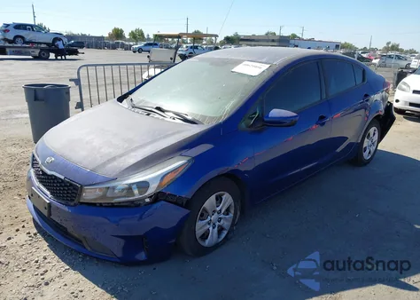 2018 Kia Forte Lx z USA, uszkodzony, nr VIN 3KPFK4A73JE264359